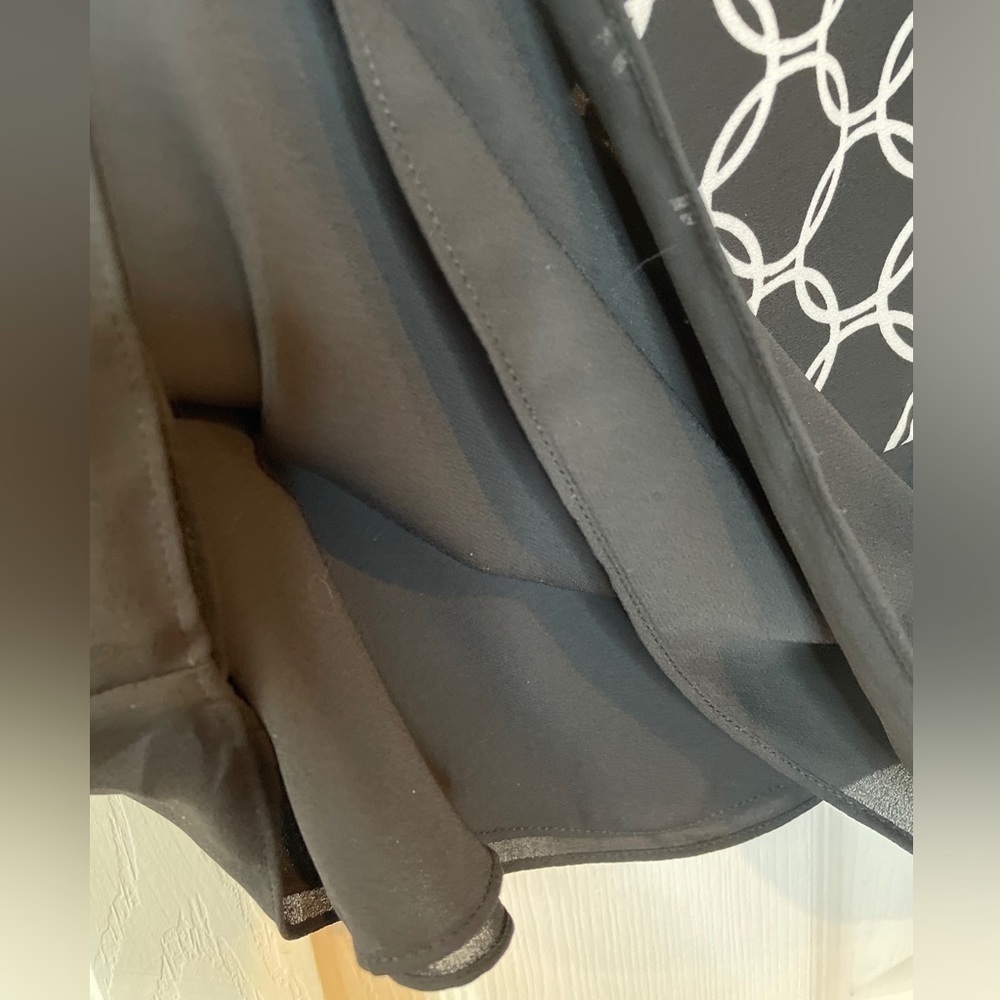 Chico's Black White Tank Top Scoop Neck Blouse Size 8/10 - Picture 3 of 16